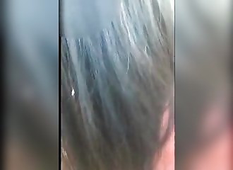 Asiatique cochonne se fait baiser la bouche pour une promotion