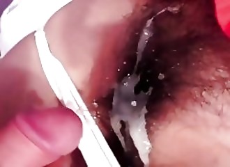 Japonaise poilue se fait gicler