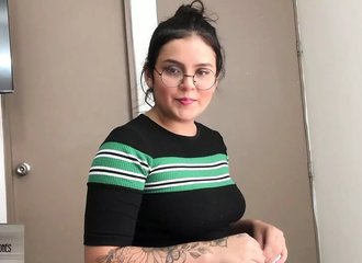 Quel plaisir de profiter de cette superbe beauté dans mon chez-moi - porno en espagnol