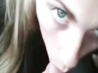 Fellation amatrice et sperme en bouche en POV