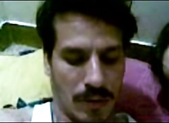 Sa femme arabe lèche et baise en POV