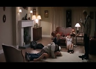 Miranda baisée par des cambrileurs pervers