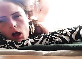 Bon cul rond sodomisé