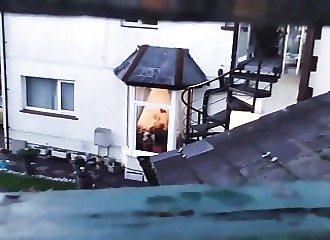 Il espionne ses voisins