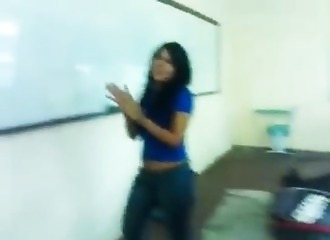 Sextape avec levrette dans un lieu inapproprié